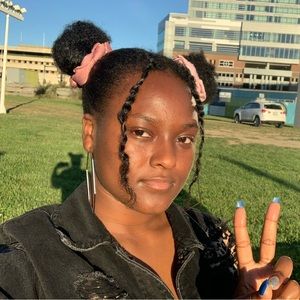 Meet your Posher, Breeana